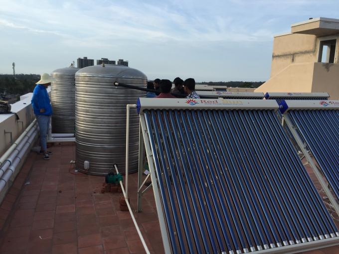 Hotel / Hostels Pressurized Solar Hot Water Heating System With Intelligent Controller 3