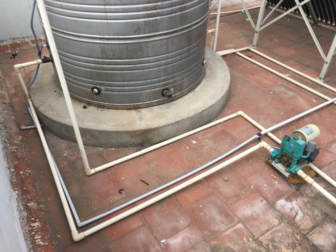 Hotel / Hostels Pressurized Solar Hot Water Heating System With Intelligent Controller 4
